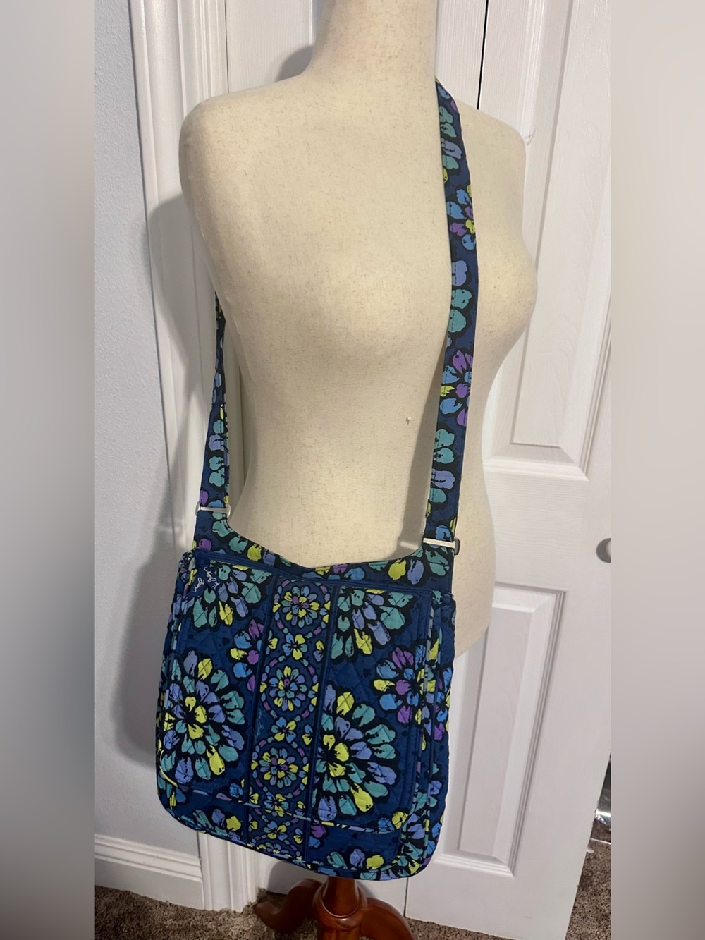 Vera Bradley messenger bag